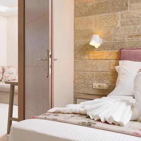 Supreme Luxury Apartahotel