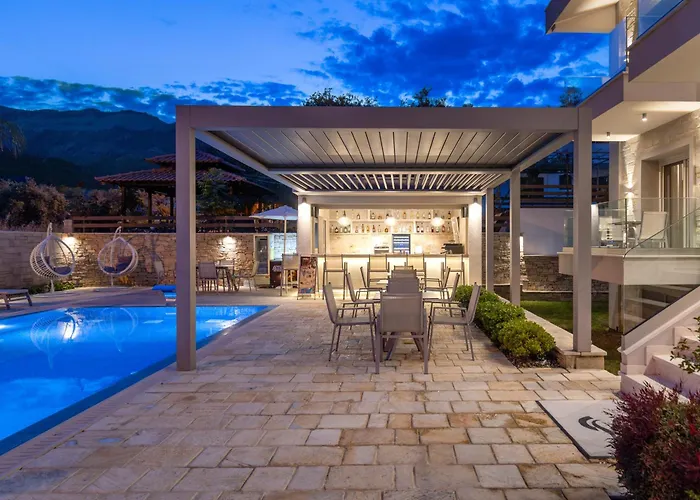 Supreme Luxury Aparthotel 4*