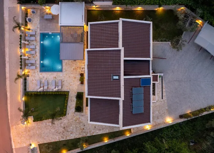 Aparthotel Supreme Luxury 4*