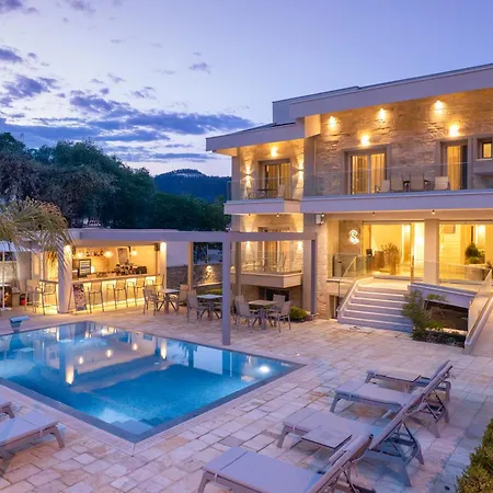 Supreme Luxury Hotel de apartamente